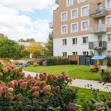 Marywilska With Garden By Bookinghost Appartement Warschau