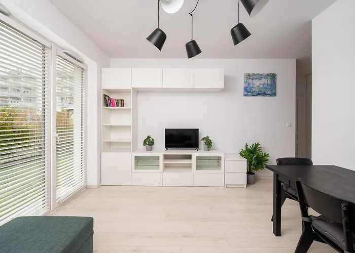 Marywilska With Garden By Bookinghost Warszawa