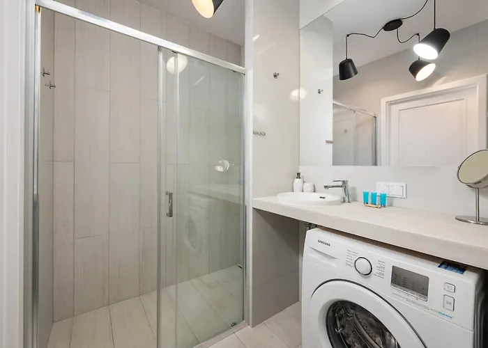 Апартаменты Marywilska With Garden By Bookinghost