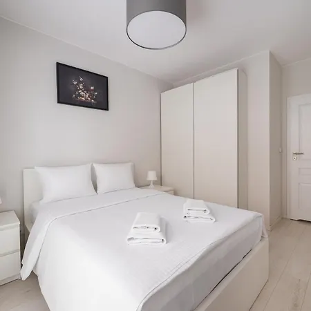 Marywilska With Garden By Bookinghost דירה