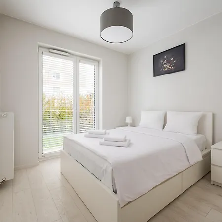 דירה Marywilska With Garden By Bookinghost ורשה