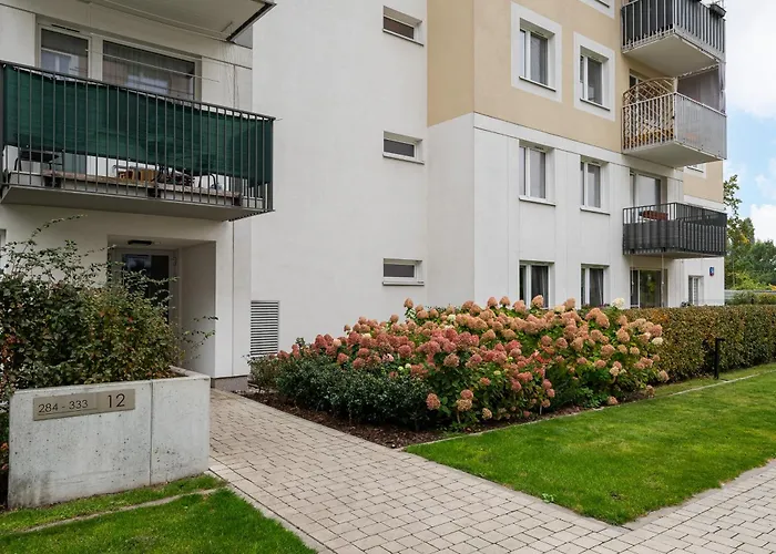 Marywilska With Garden By Bookinghost Apartament Warszawa